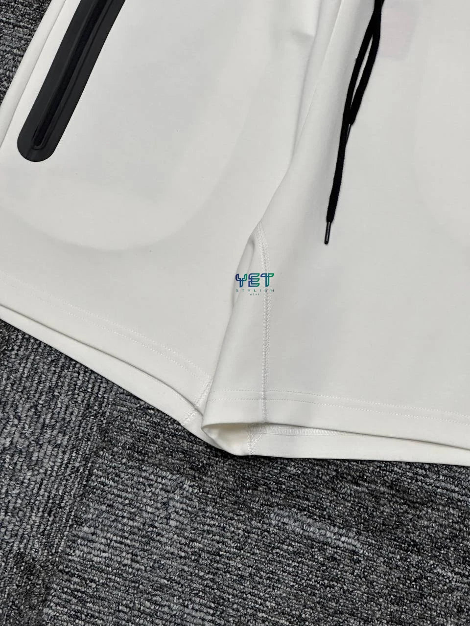 Tech Fleece Windrunner Şort - Ekru Beyaz