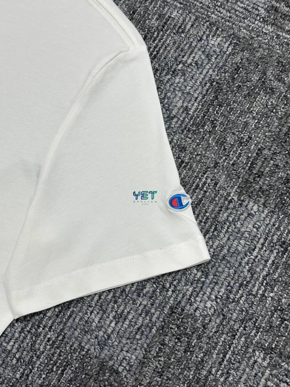 Crewneck Mini Logo Tişört - Ekru Beyaz