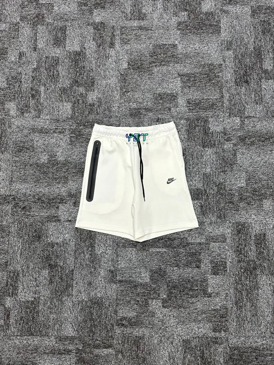 Tech Fleece Windrunner Şort - Ekru Beyaz