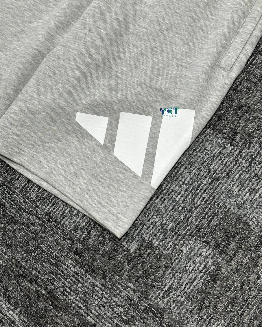 Traininig Essentials Logo Şort - Gri Melanj
