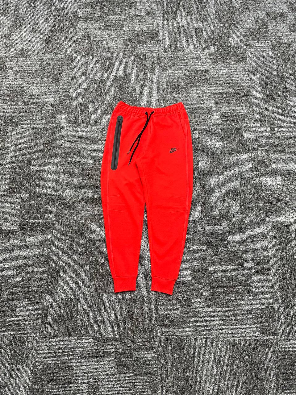 Tech Fleece Windrunner Eşofman Altı - Kırmızı