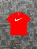 Icon Swoosh Tişört - Kırmızı