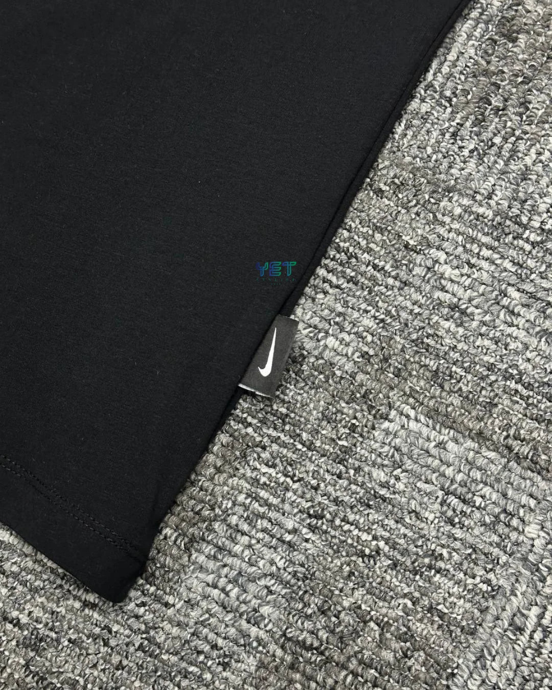 Big Swoosh Graphic Tişört - Siyah