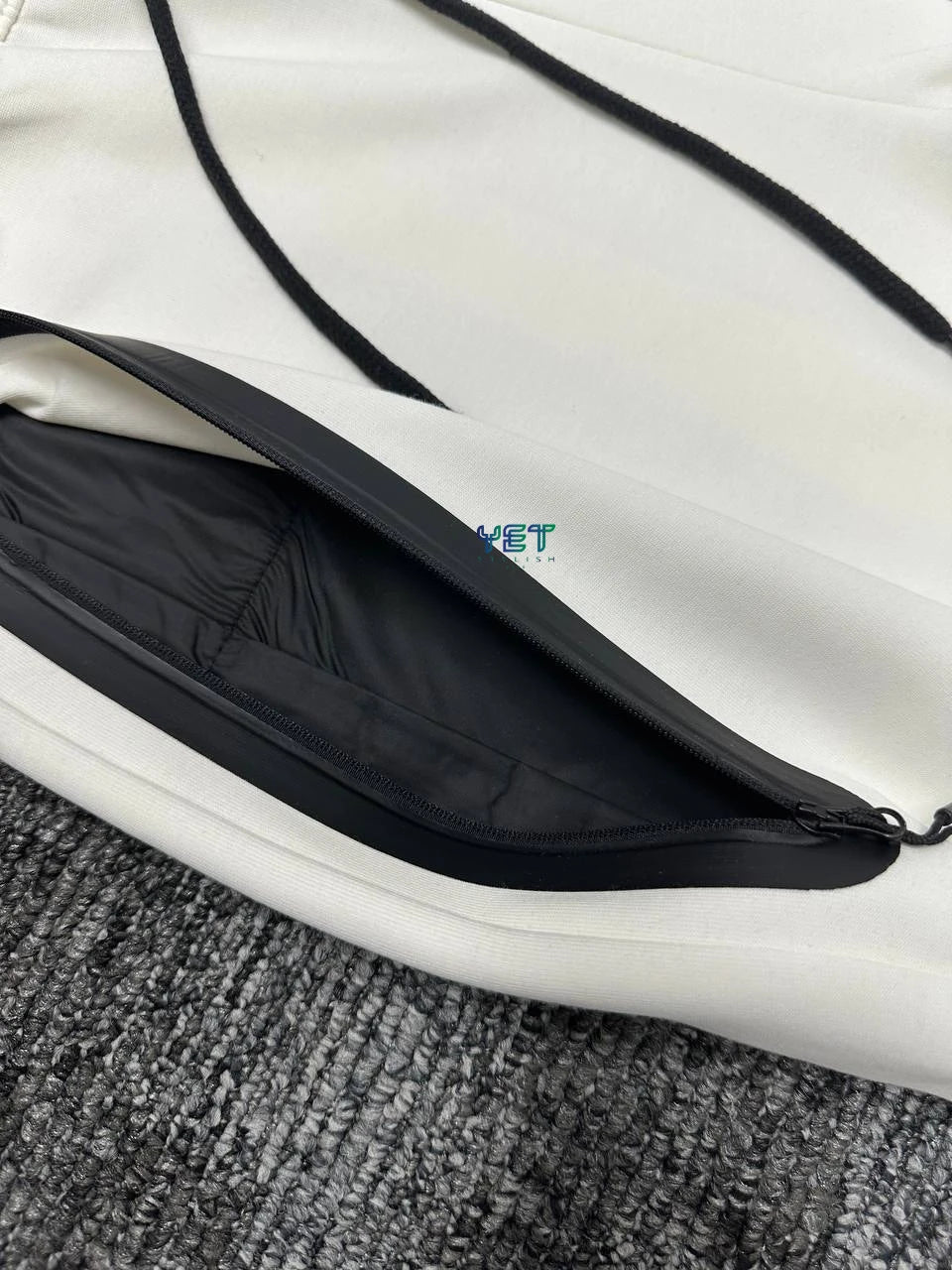 Tech Fleece Windrunner Şort - Ekru Beyaz