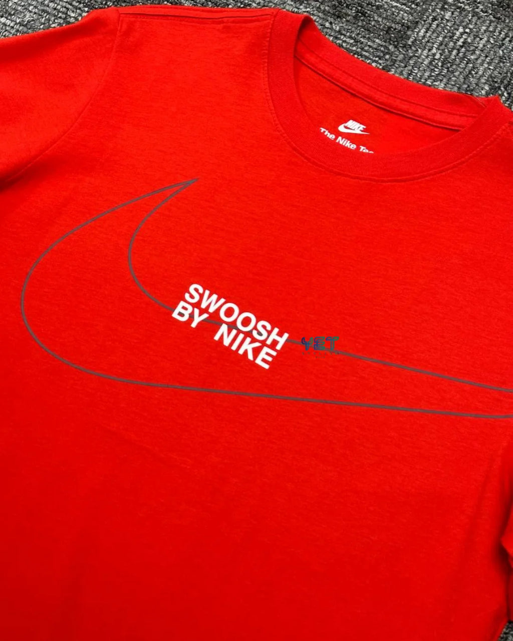 Big Swoosh Graphic Tişört - Kırmızı