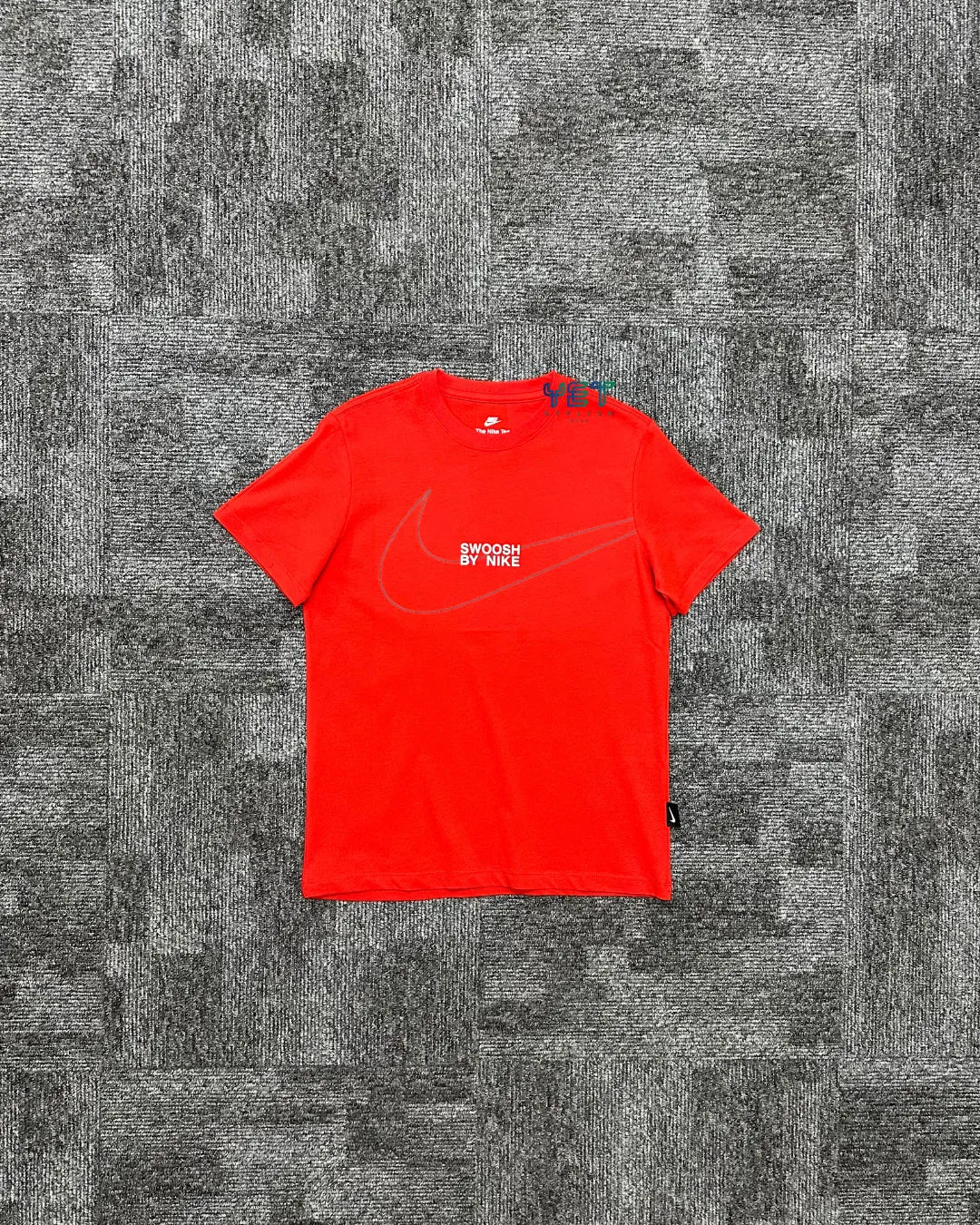 Big Swoosh Graphic Tişört - Kırmızı