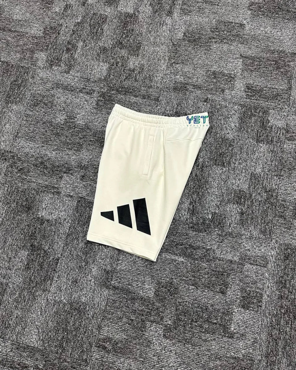 Traininig Essentials Logo Şort - Ekru Beyaz