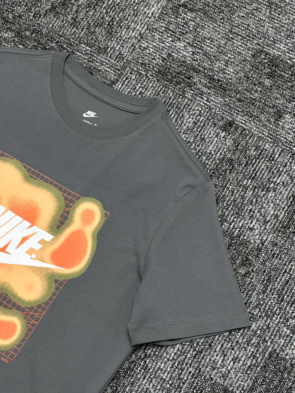 Sportswear Thermal Graphic Tişört - Füme