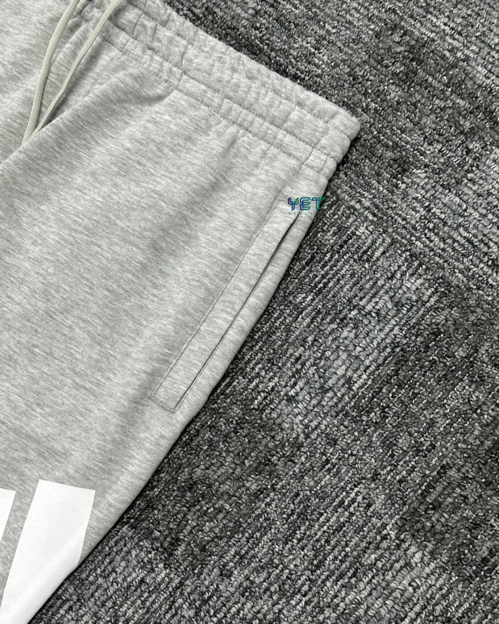 Traininig Essentials Logo Şort - Gri Melanj