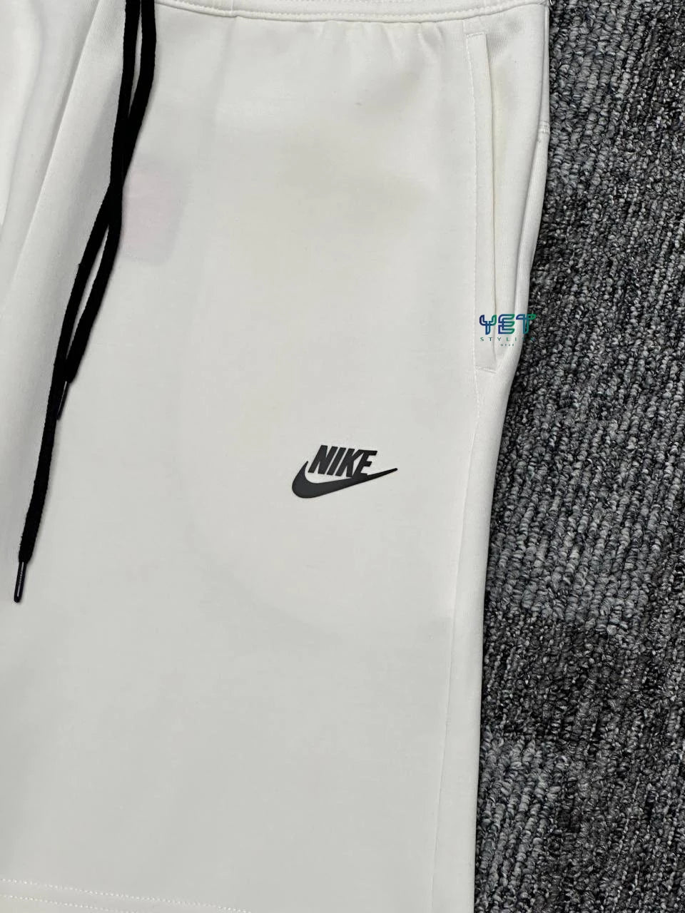 Tech Fleece Windrunner Şort - Ekru Beyaz